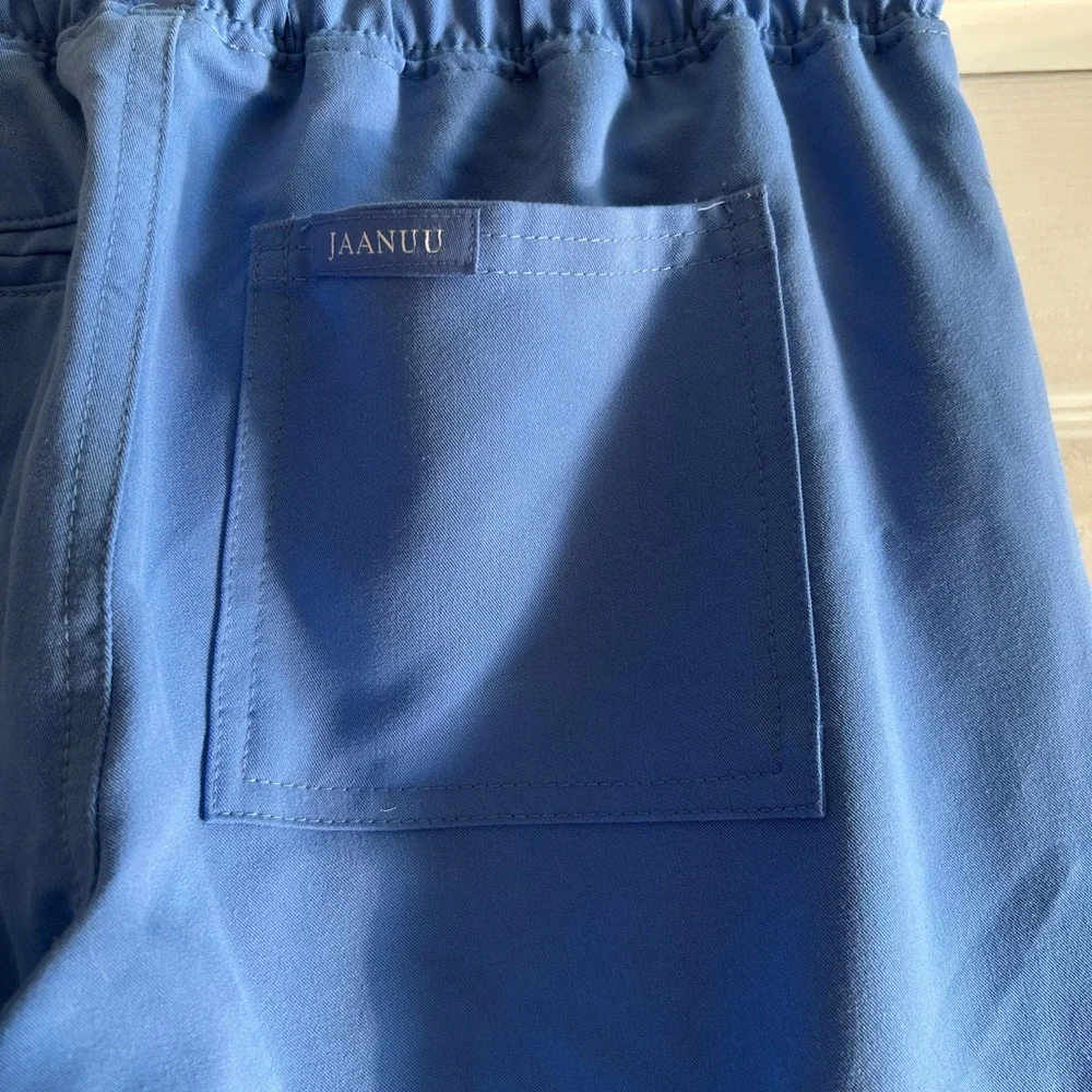 Jaanuu women’s Jogger scrubs